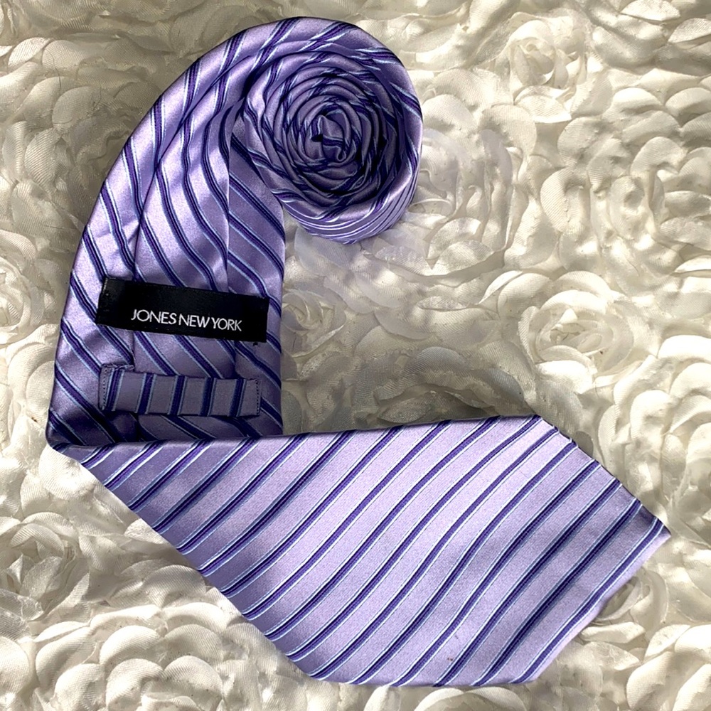 3/$30 New Jones New York mens‎ purple stripe silk tie